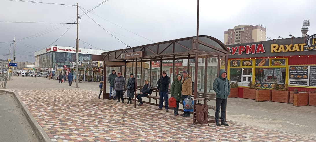 На улице Тухачевского в Ставрополе вместо ларьков появилась остановка ...