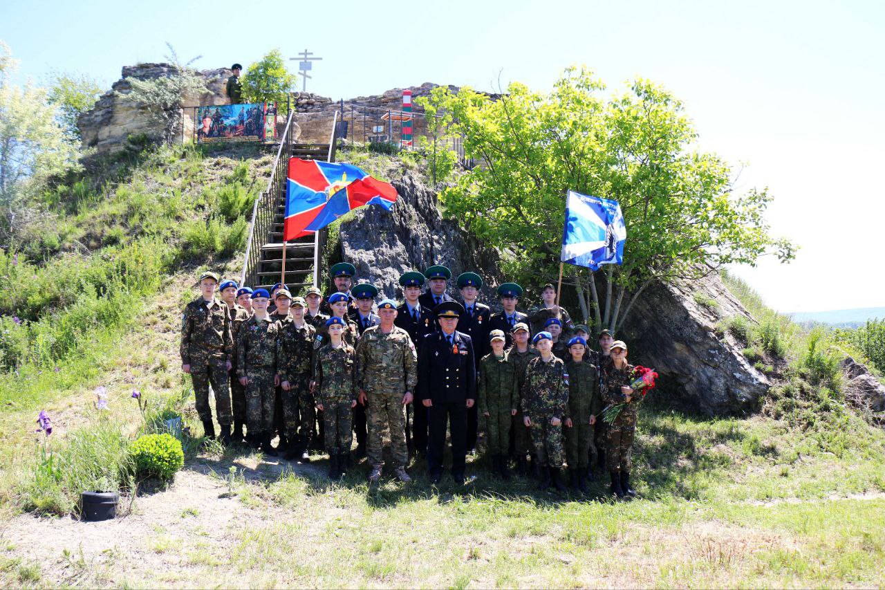 Курсанты и кадеты почтили память воина-пограничника Евгения Родионова |  Новости | Вечерний Ставрополь