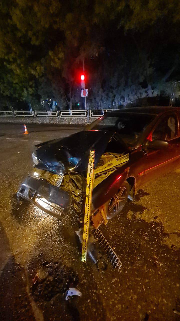 На перекрестке в Буденновске гость края на «Вольво» устроил ДТП с ...